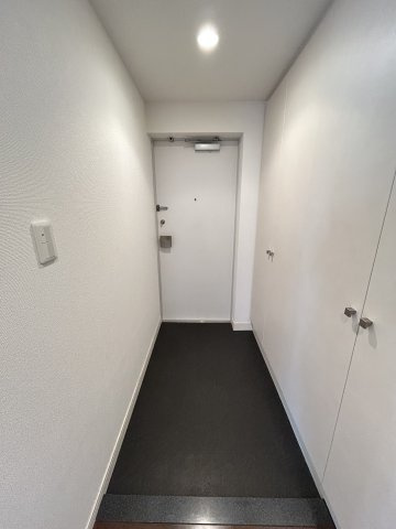 ドゥーエなんば南の玄関