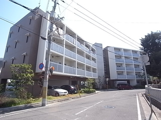 ドエル食満の外観