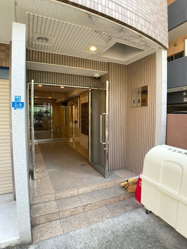 ドエル天満橋のエントランス|落ち着いたエントランスです