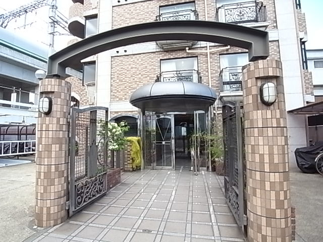 ドール魚崎のエントランス