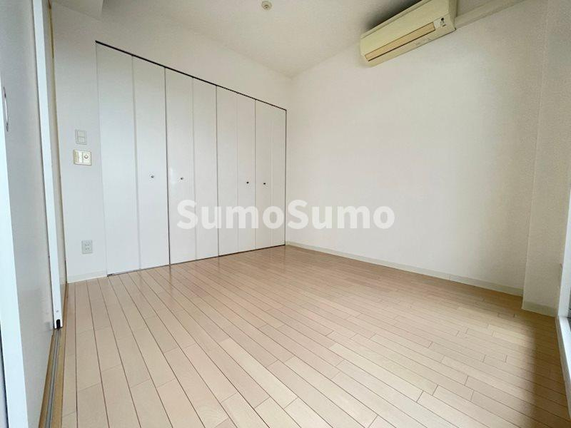 コスモリード谷町六丁目（旧 ドゥーエ谷町）の寝室