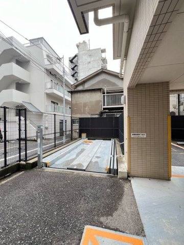 デルファーレ神戸三宮の駐車場