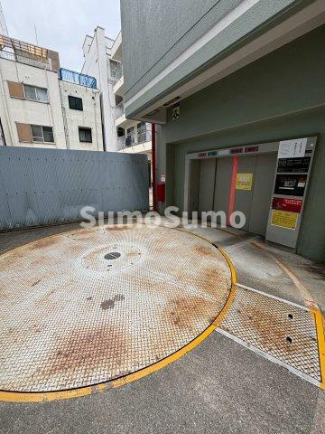 ドエル北堀江の駐車場|カースペースがあります