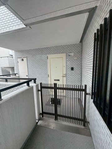 コープ野村潮見台ハイツの外観