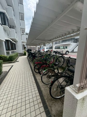 コープ野村潮見台ハイツの外観
