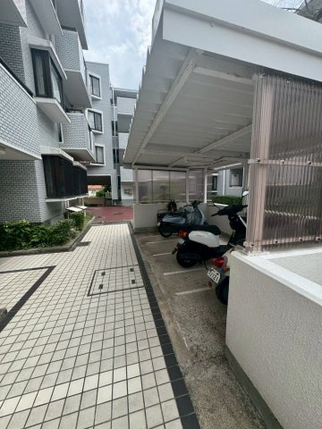 コープ野村潮見台ハイツの外観