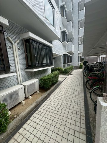 コープ野村潮見台ハイツの外観