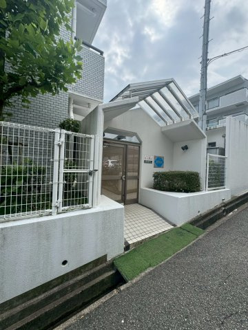 コープ野村潮見台ハイツの外観