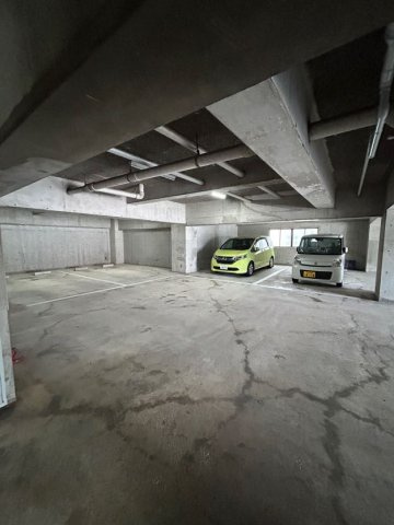 コスモ神戸サウスアヴェニューの駐車場