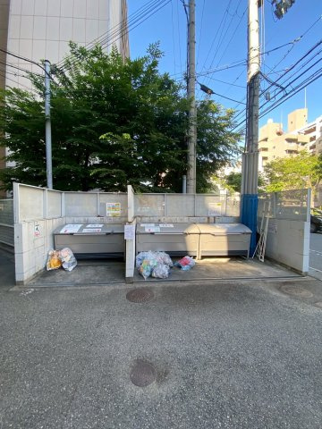 サムティ神戸浜崎通の駐車場