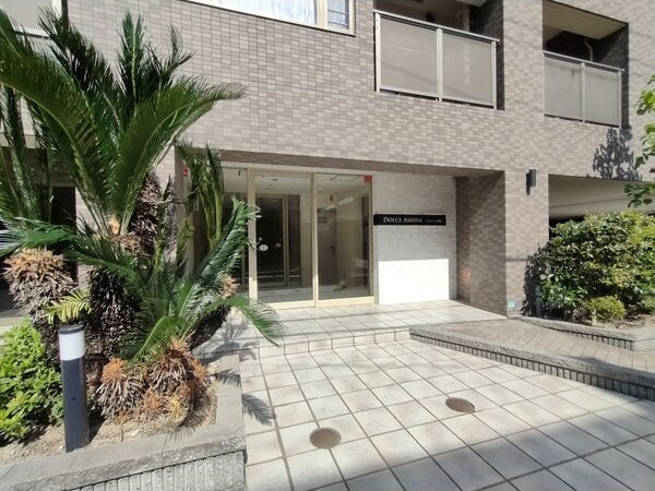ドルチェ芦屋のエントランス