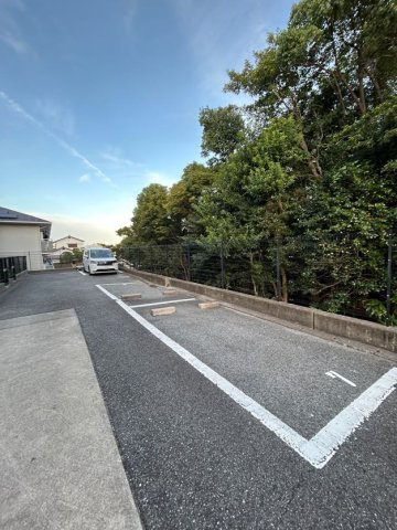 サニーガーデン須磨の駐車場
