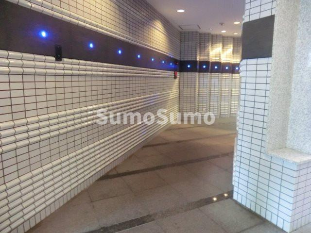 サムティ灘駅前のロビー