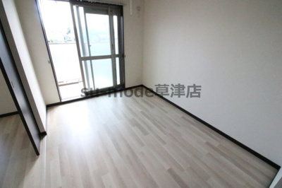 【洋室】 | ハートフルマンション新左衛門 | ゆったりした洋室です