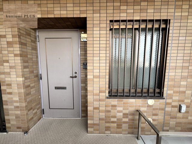 ライオンズマンション城東緑橋の玄関