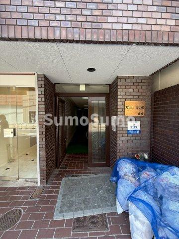 大阪市西区北堀江１丁目の賃貸マンションのエントランス