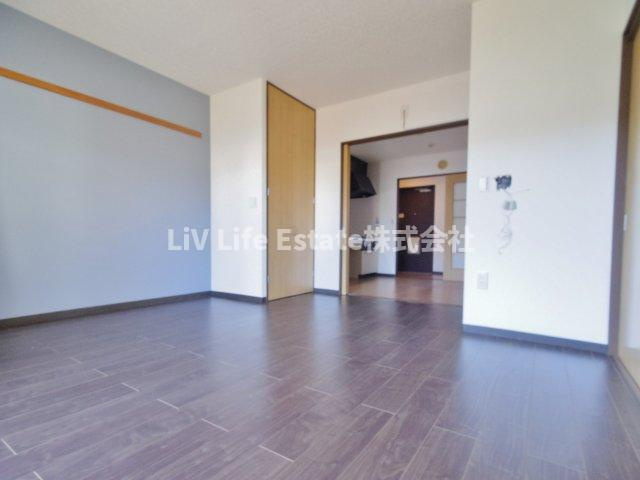 こもれび滝山の洋室