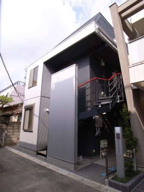 グランエッグス東新宿のエントランス