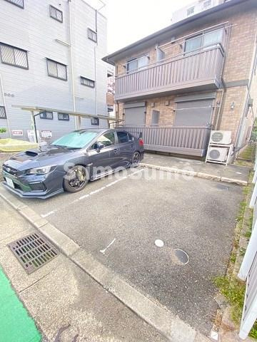 コーワ東町の駐車場