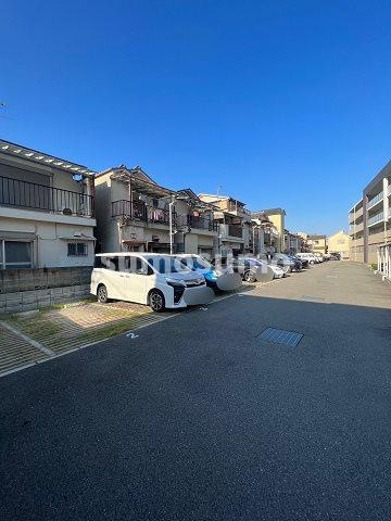 ザクシフの駐車場