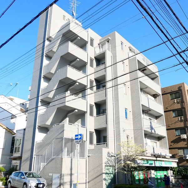 コンブリオアダチ