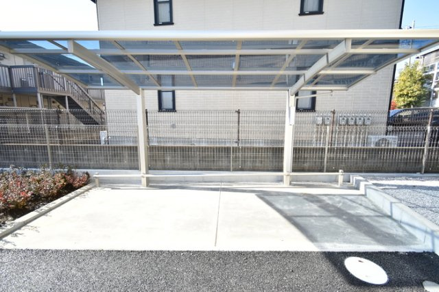 【その他共用部分】 | グレイスコート | 屋根付き駐輪場
