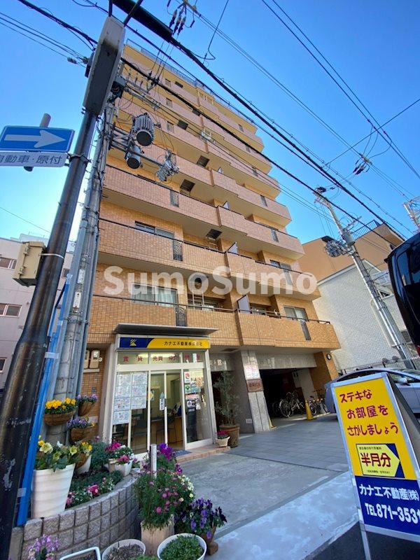 金栄ビル東館の外観