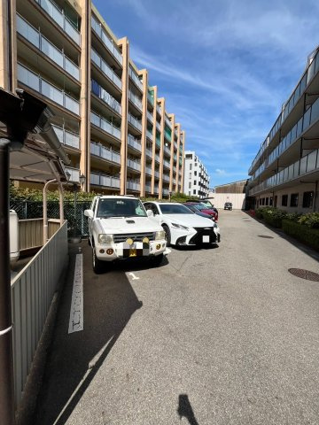 ネオコーポ東武庫川の駐車場