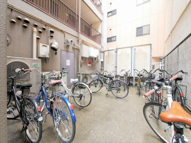 ドエル南本町の駐車場