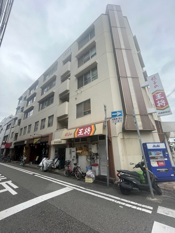テスラ兵庫の外観