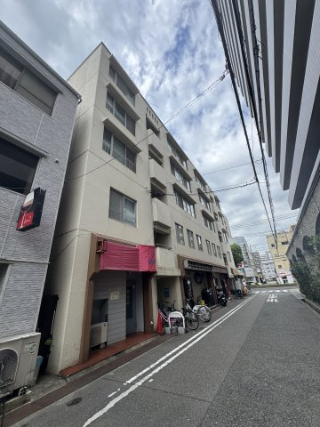テスラ兵庫の外観