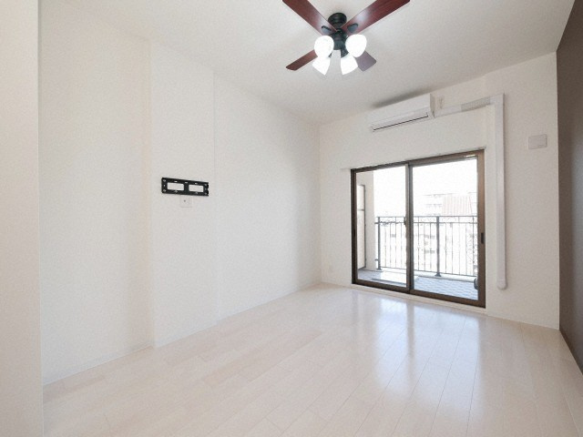 Luxe今里Ⅱの居間・リビング