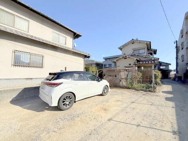 【駐車場】