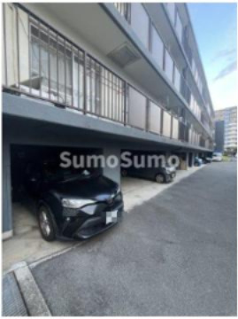 ネクスプロス壱番館の駐車場
