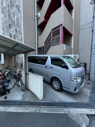 ドゥムール新町の駐車場|カースペースがあります