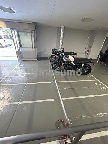 パークタワー北浜の駐車場