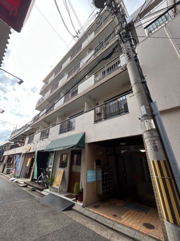ドミトリー板宿の外観