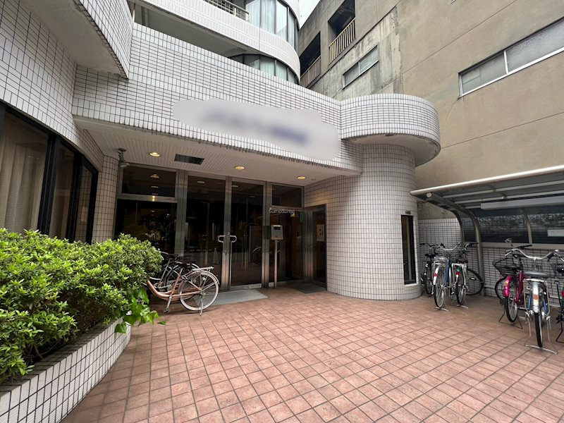 ノイメゾン京町堀のエントランス|清潔なエントランスです