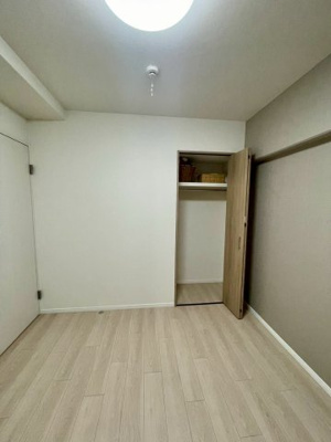 【収納】 | 日商岩井菫橋ハイツ | 洋室（約5.2帖）：お部屋のクローゼット収納です。