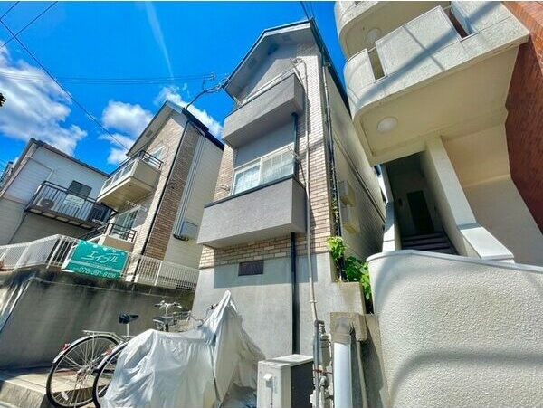 サンコート諏訪山の外観