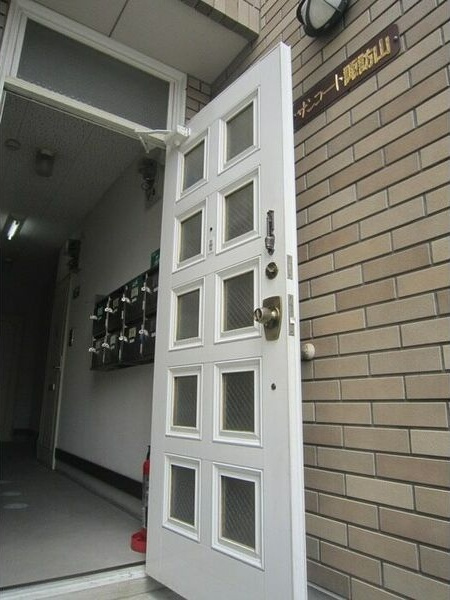 サンコート諏訪山のエントランス