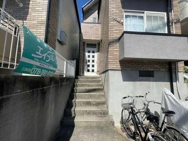 サンコート諏訪山のエントランス