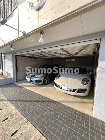 サンメゾン藤森の駐車場