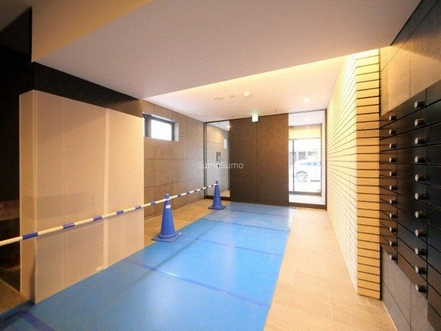 シーズンフラッツ大手前のロビー