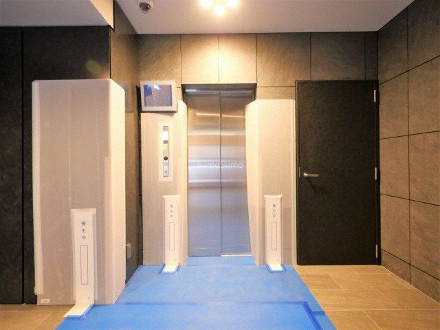 シーズンフラッツ大手前の外観