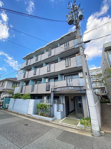 サンロイヤル鳴尾の外観
