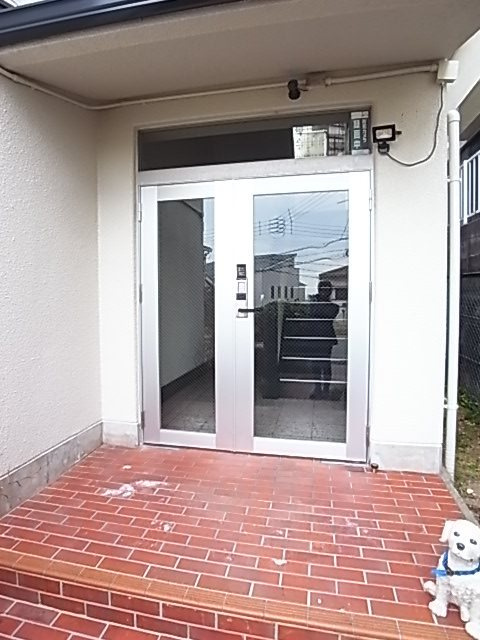サンハイツ勝野のエントランス