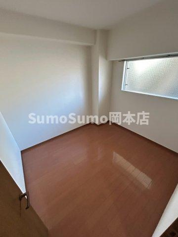 サンプラザ本山南の洋室|個人の部屋や寝室として使える洋室です