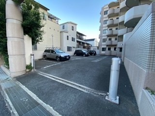 サンプラザ本山南の外観