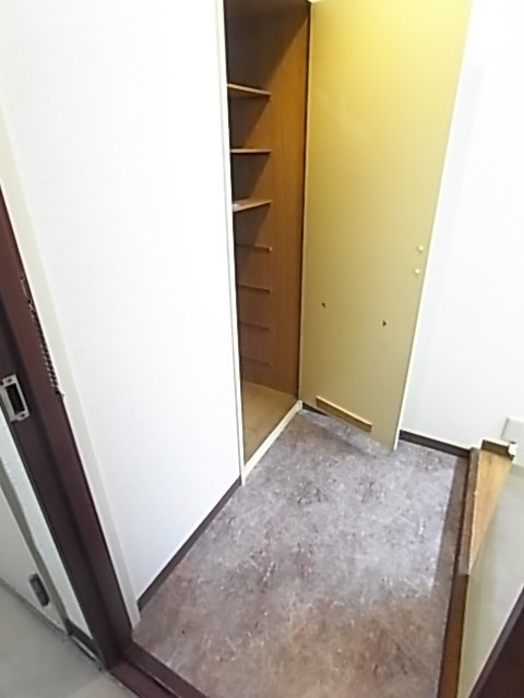 サンシャイン山手の玄関